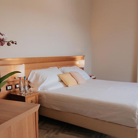 Hotel Flora Stresa Eksteriør bilde