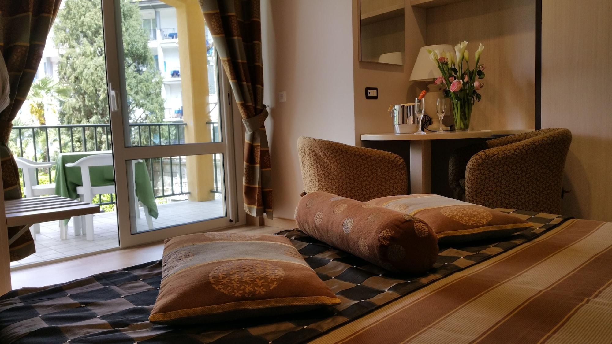 Hotel Flora Stresa Eksteriør bilde