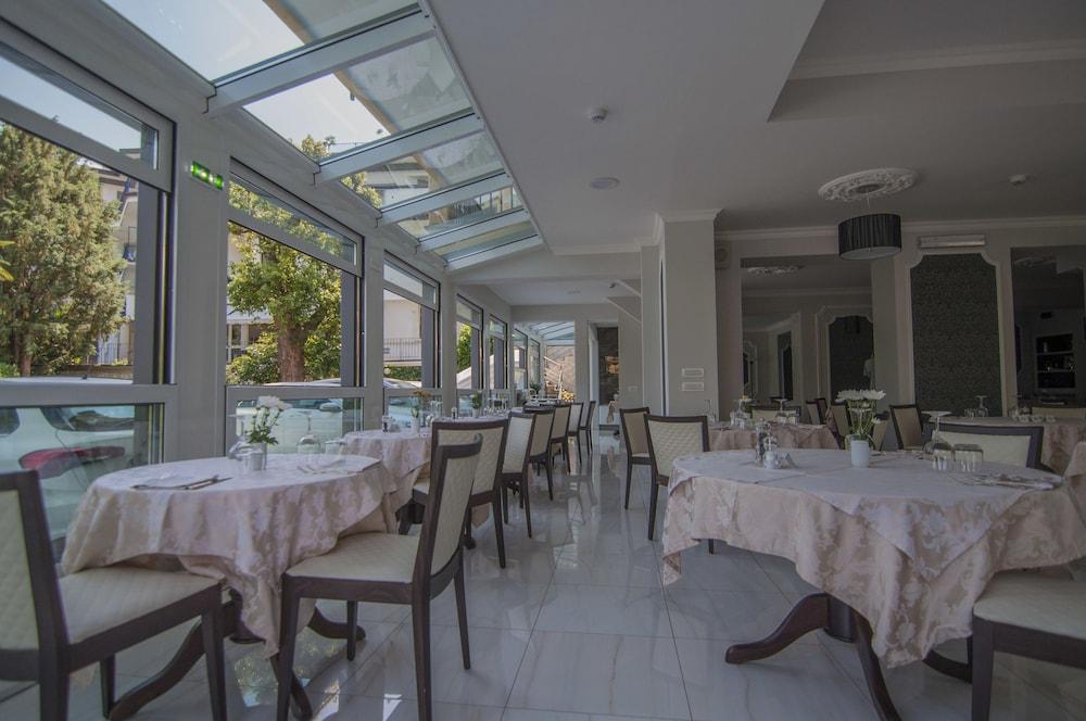 Hotel Flora Stresa Eksteriør bilde