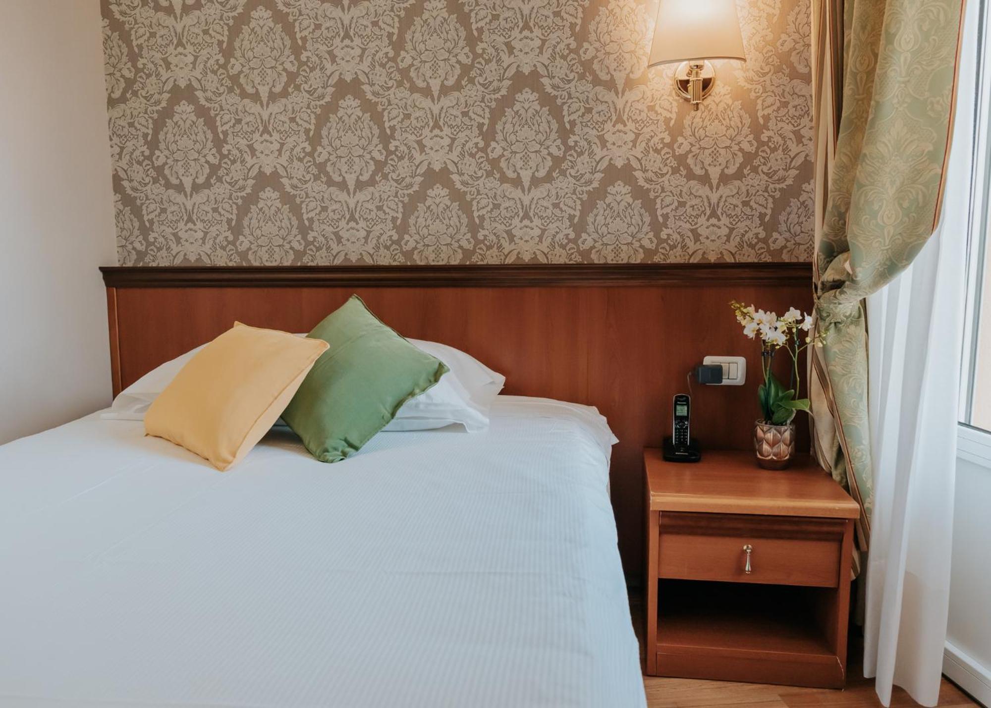 Hotel Flora Stresa Eksteriør bilde