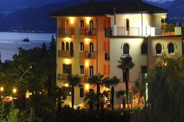 Hotel Flora Stresa Eksteriør bilde